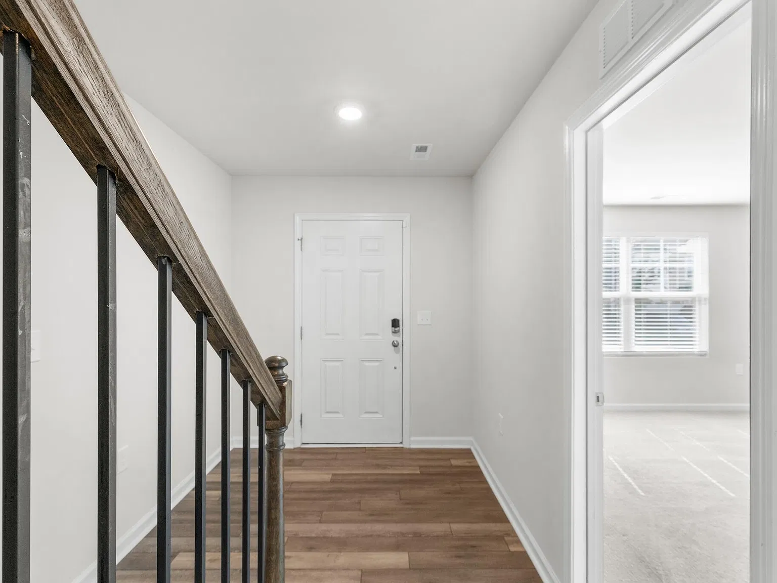 4 bed, 3.5 bath, $2,300 — Photo 2