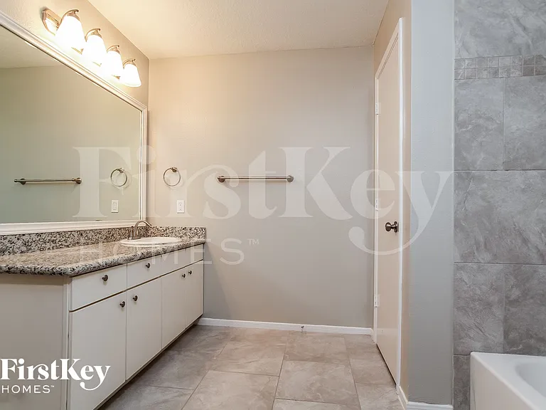 947 Leadenhall Cir — Photo 10