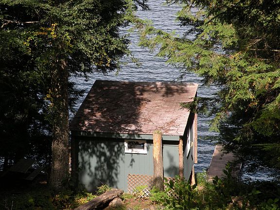 Sleeping cabin just steps from the lake