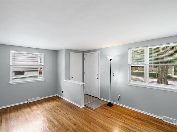 5th image of 7024 N Pennsylvania Ave