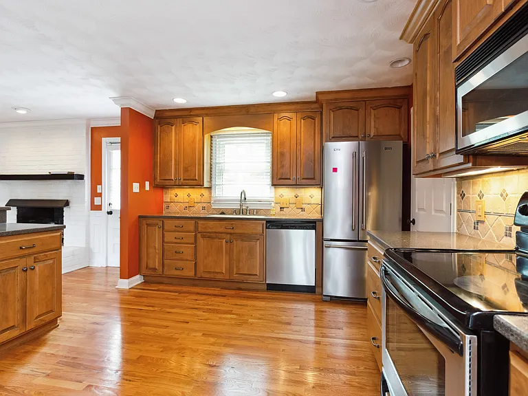 1605 Redwood Way — Photo 12
