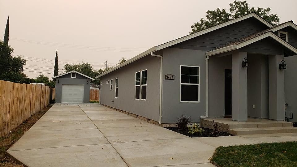 2nd image of 2435 Princeton St