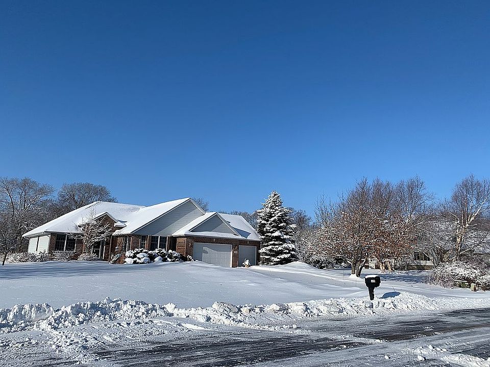 2nd image of 115 Red Oak Dr