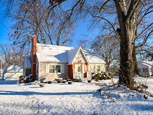 2121 S Vermont Ave, Independence, MO 64052