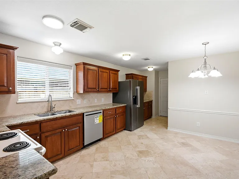1702 Fantasy Woods Dr — Photo 13