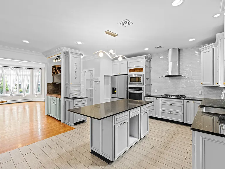 40 E Oakdene Ave #B — Photo 10