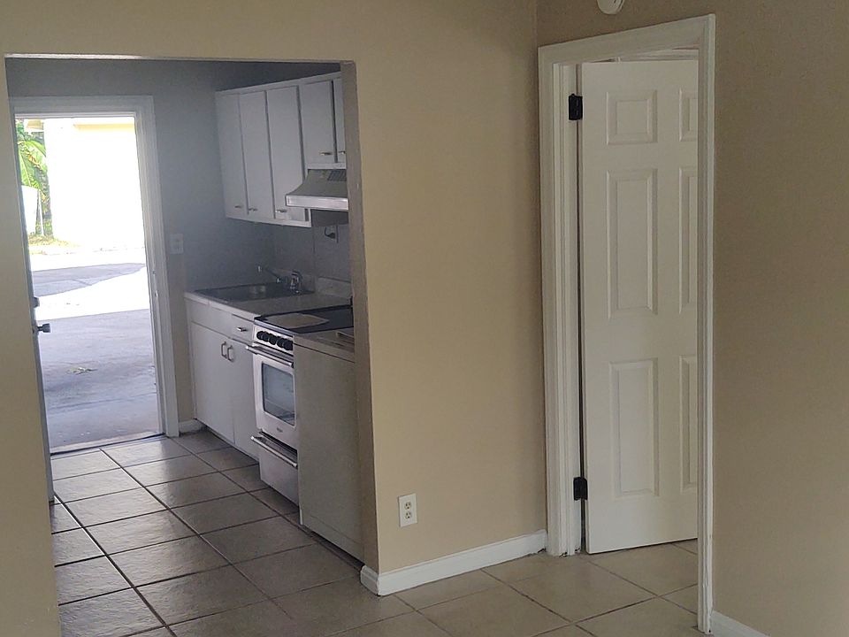 Living Room looking into kitchen