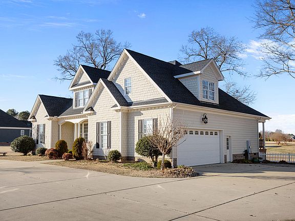3rd image of 111 Old Mill Dr