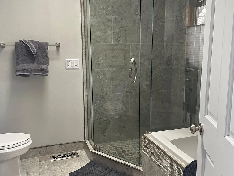 8603 Glacier Ln N — Photo 37