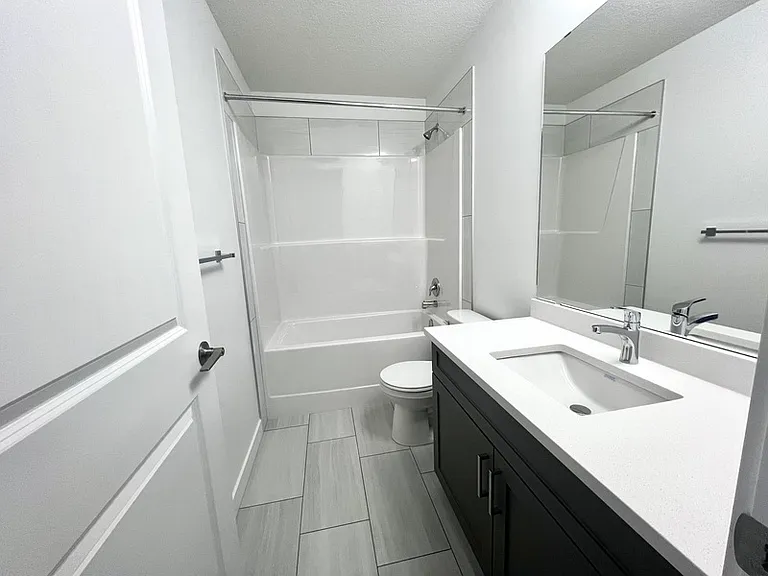 2113 209a St NW — Photo 33