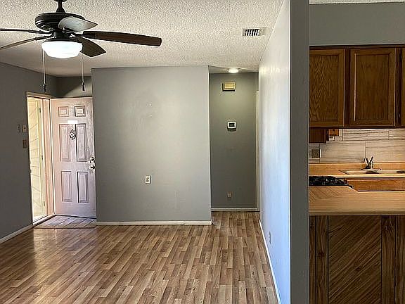 4th image of 406 Northwood Dr