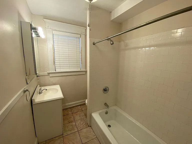 E Norwich Ave 4-16 SSR — Photo 8