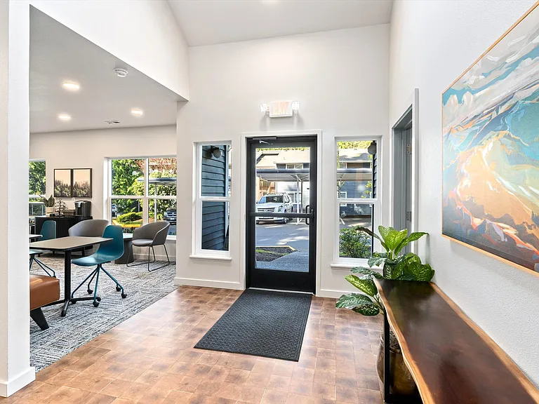 Westvue Apartments — Photo 28