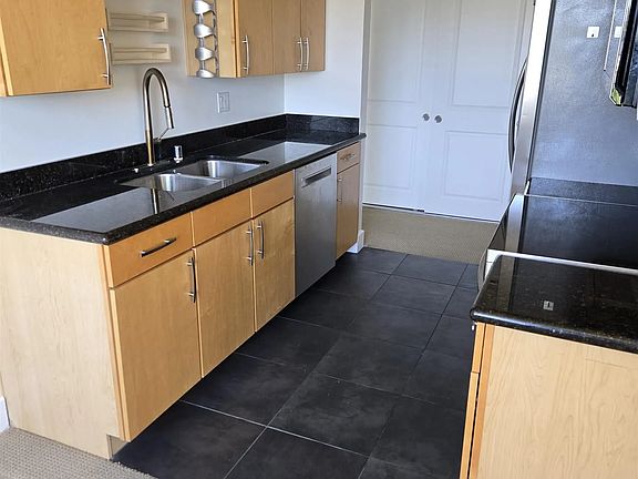 4th image of 836 W Pennsylvania Ave APT 216
