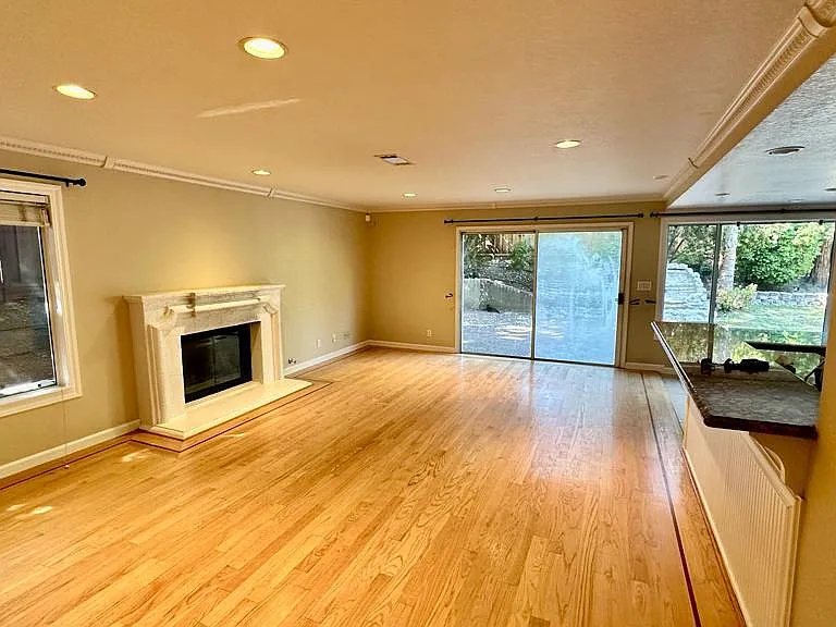 825 Feather River St — Photo 27