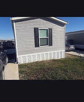 3rd image of 210 Silverbell Dr