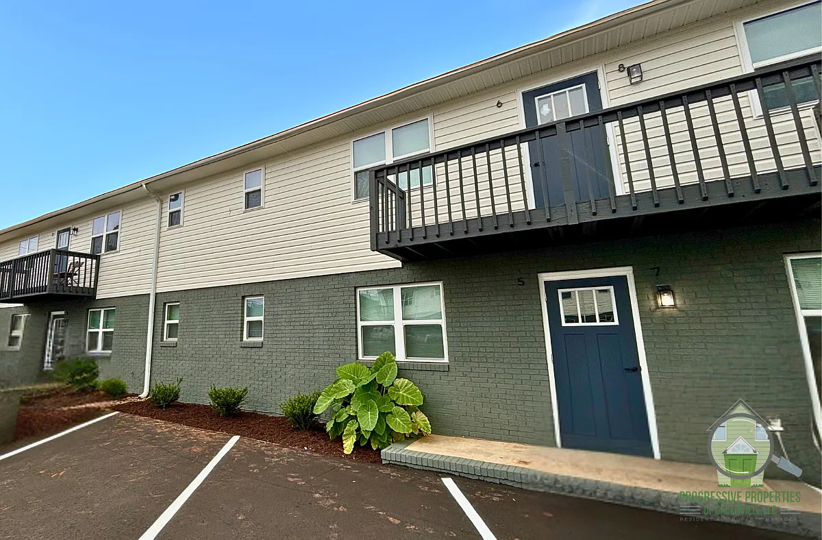 The Flats @ Old Buncombe — Photo 2