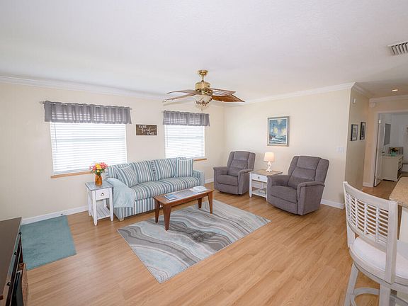 3rd image of 40 High Point Rd #703
