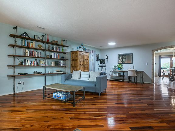 2nd image of 10408 Calle Alma NW