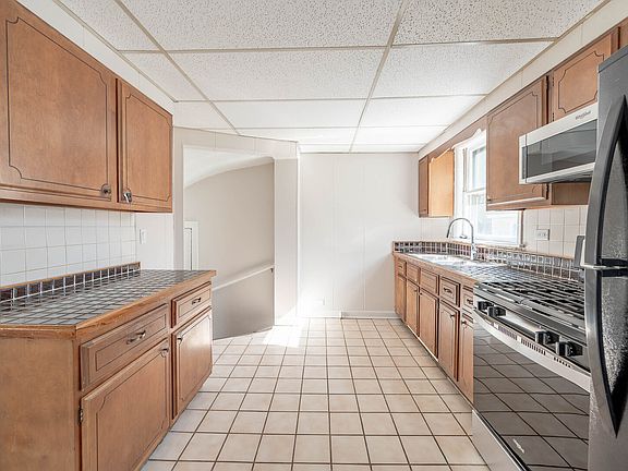 5th image of 9123 S La Salle St