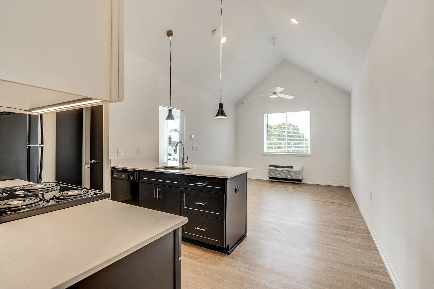 Uptown Square Apartments — Photo 1