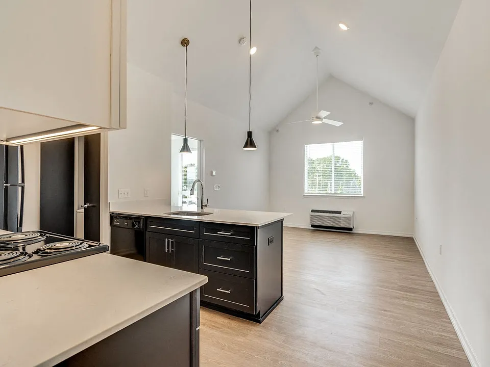 Uptown Square Apartments