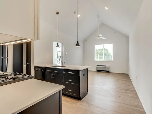 Uptown Square Apartments