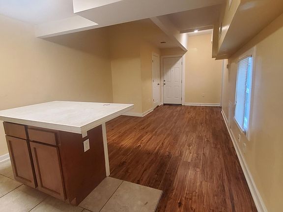 4th image of 3-313 S Main St #3