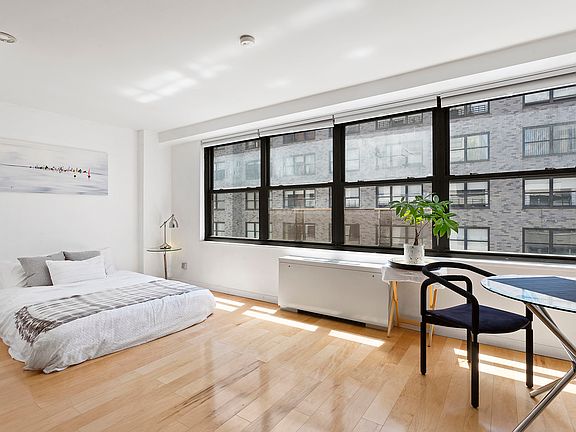 2nd image of 225 E 57th St APT 9R