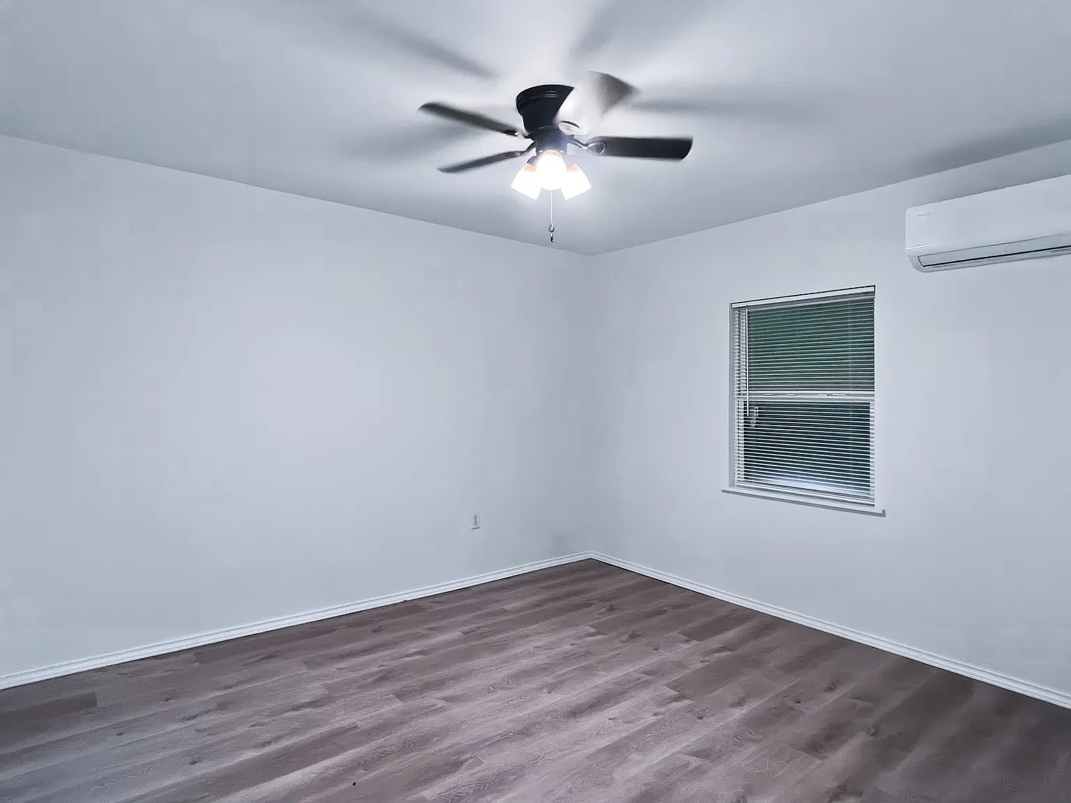 1 bed, 900 sqft, $1,000 — Photo 4