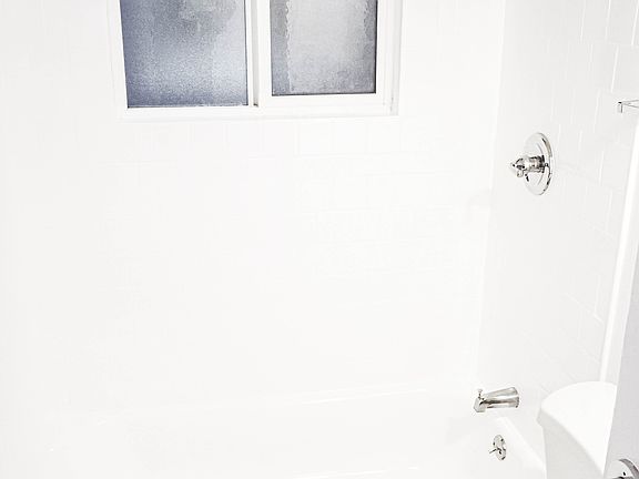5th image of 859 S New Hampshire Ave APT 107