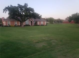 2211 Summit Dr, Burleson, TX 76028