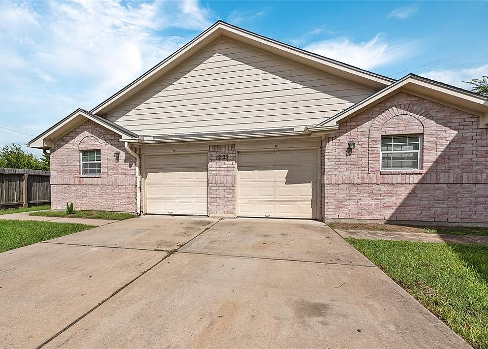 1st image of 12133 Stone East Dr