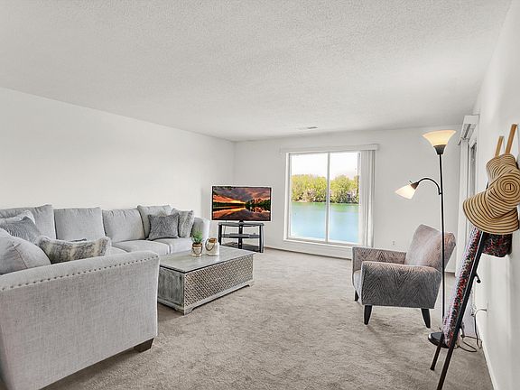 4th image of 3016 Lake Shore Dr Unit F