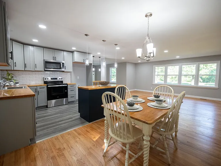 6561 Huntsboro Rd — Photo 2