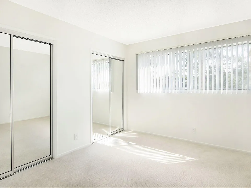 1 Bed + 1 Bath