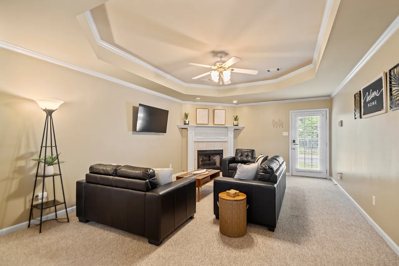 3 bed, 1400 sqft, $4,000 — Photo 3
