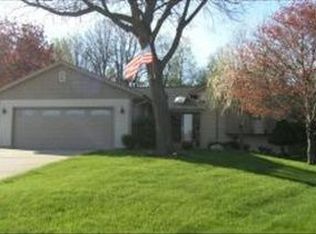 4915 S 103rd St, Greenfield, WI 53228