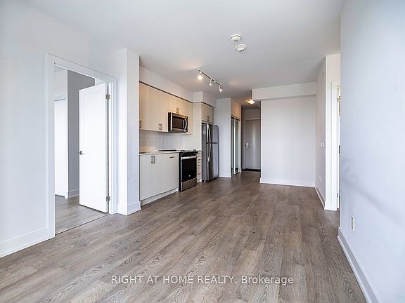 3rd image of 2550 Simcoe St N #1804