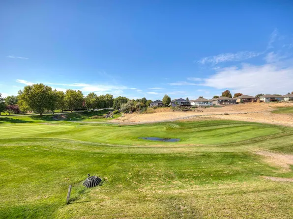 2657 Dornoch Pl, Richland, WA 99354