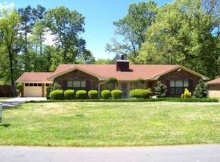 6202 Glenwood Dr, Pine Bluff, AR 71603