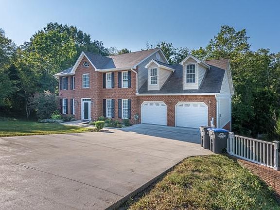 2nd image of 2725 Berkshire Ln