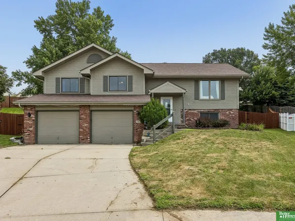2810 Courtney Cir, Bellevue, NE 68123