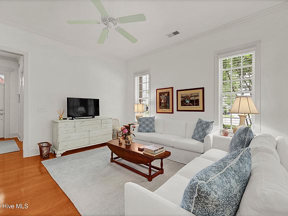 5th image of 1301 Kingfisher Court