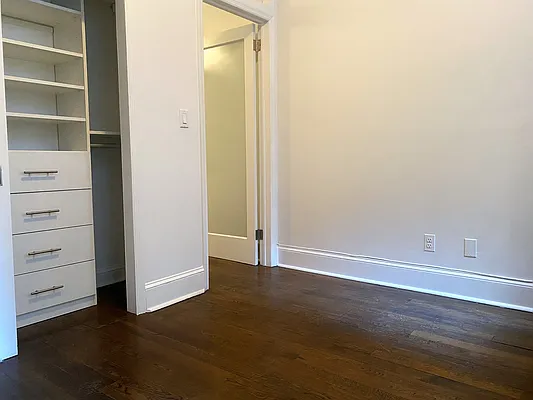 Rented by Buchbinder & Warren | media 35