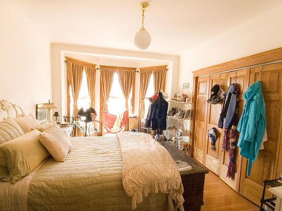 5th image of 854 W Waveland Ave APT 3