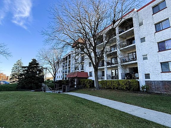 4th image of 350 Plum Creek Dr APT 205