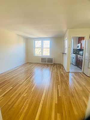 2nd image of 6555 Broadway APT 4C