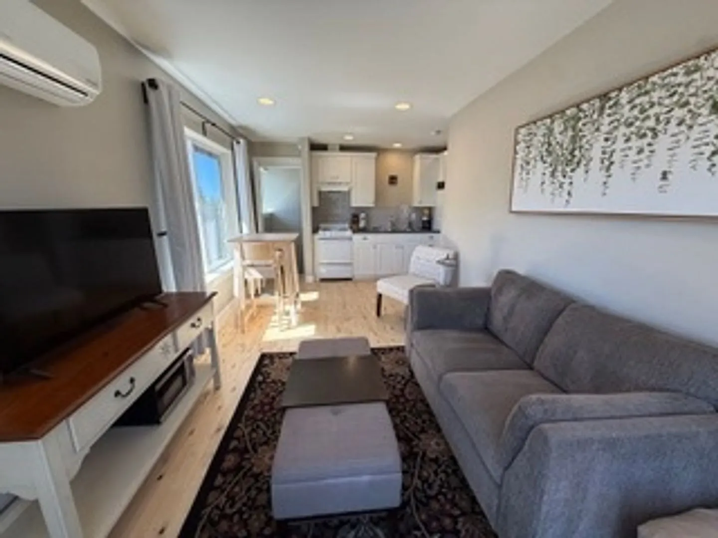 Charming one bedroom ADU in Bend's desirable Midtown area — Photo 1