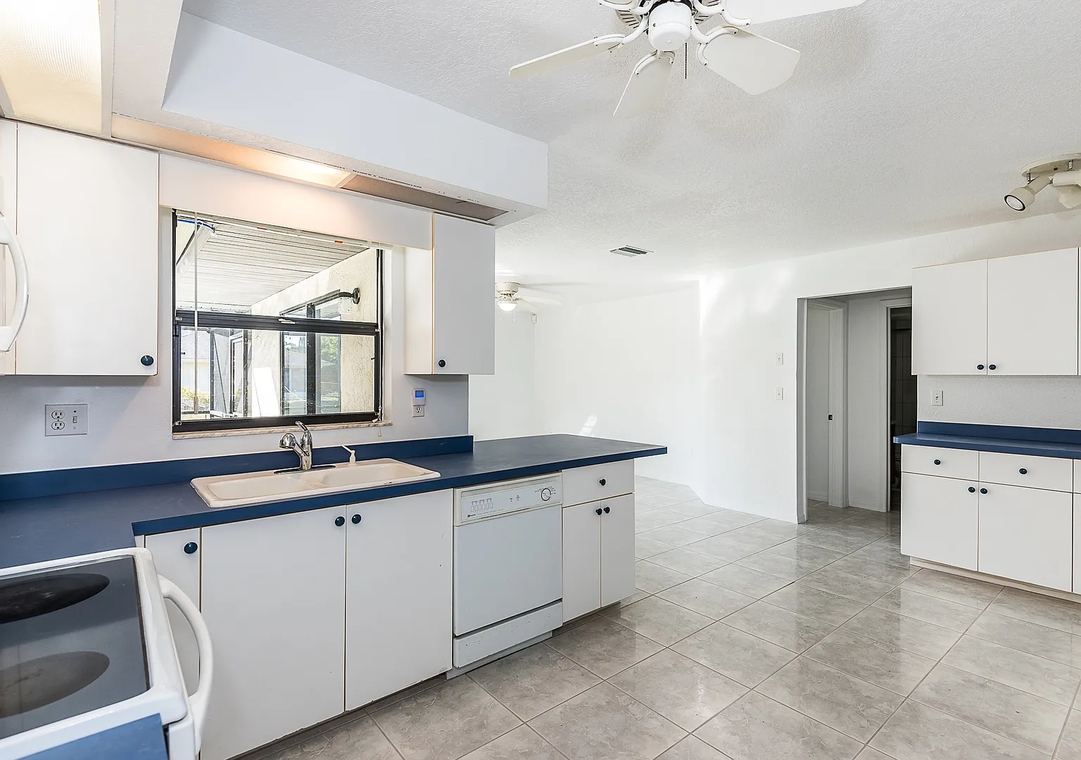 Pet Friendly Pool Home In Port Charlotte — Photo 4